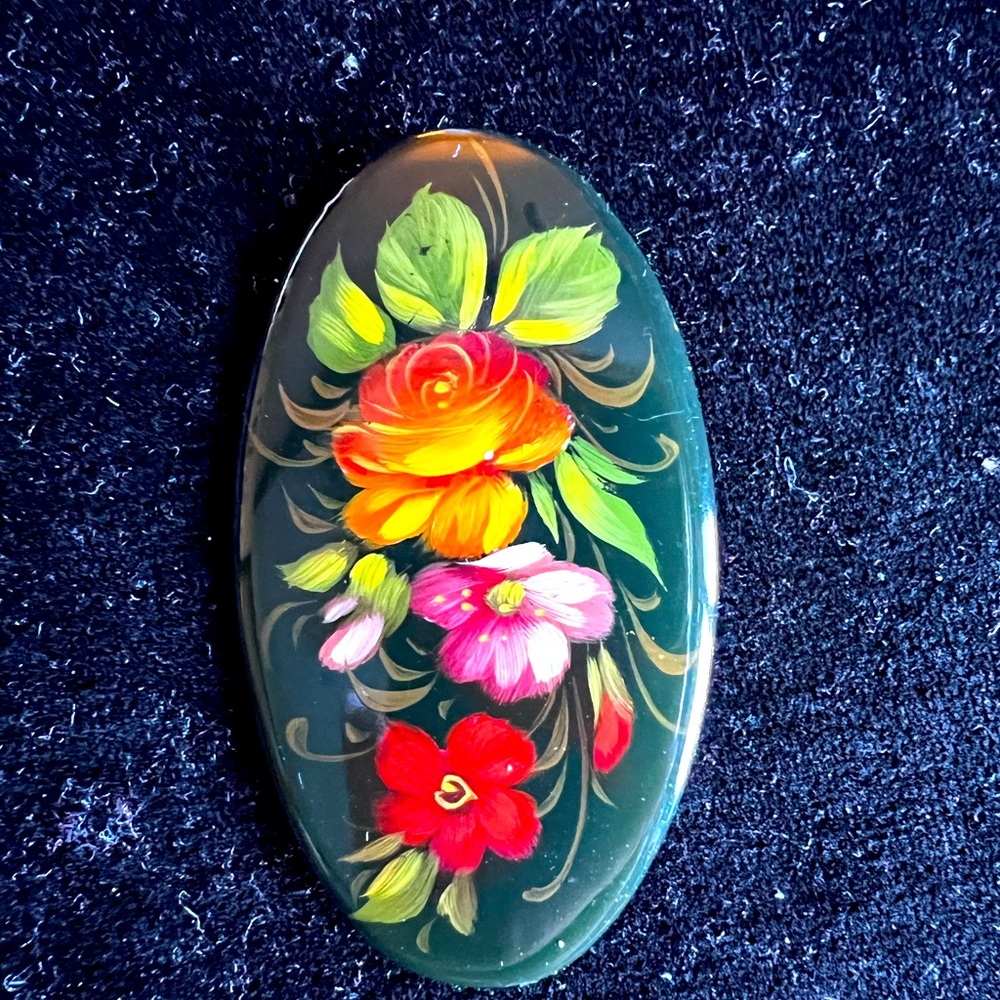 Handpainted pin. Vintage.